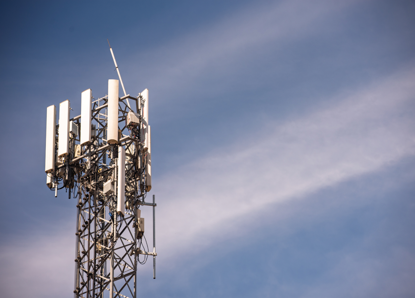 Image of a 5G cell phone tower.
